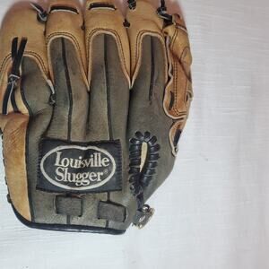 Louisville Slugger Baseball Glove 10.5 Inch | SRK1050
